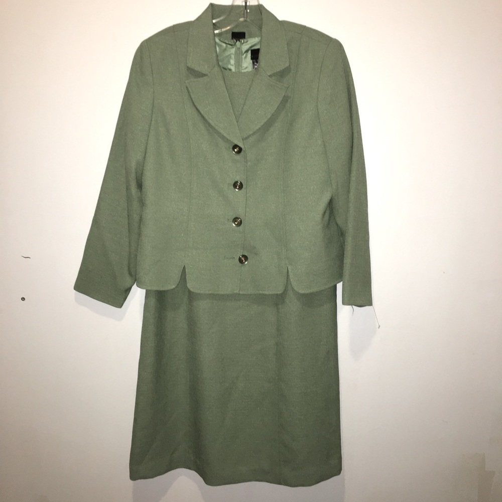 Henry Lee 2 piece
